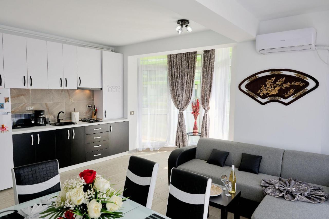Moon Sea View Apartment - Spa N Pools Resort Мамая Екстериор снимка