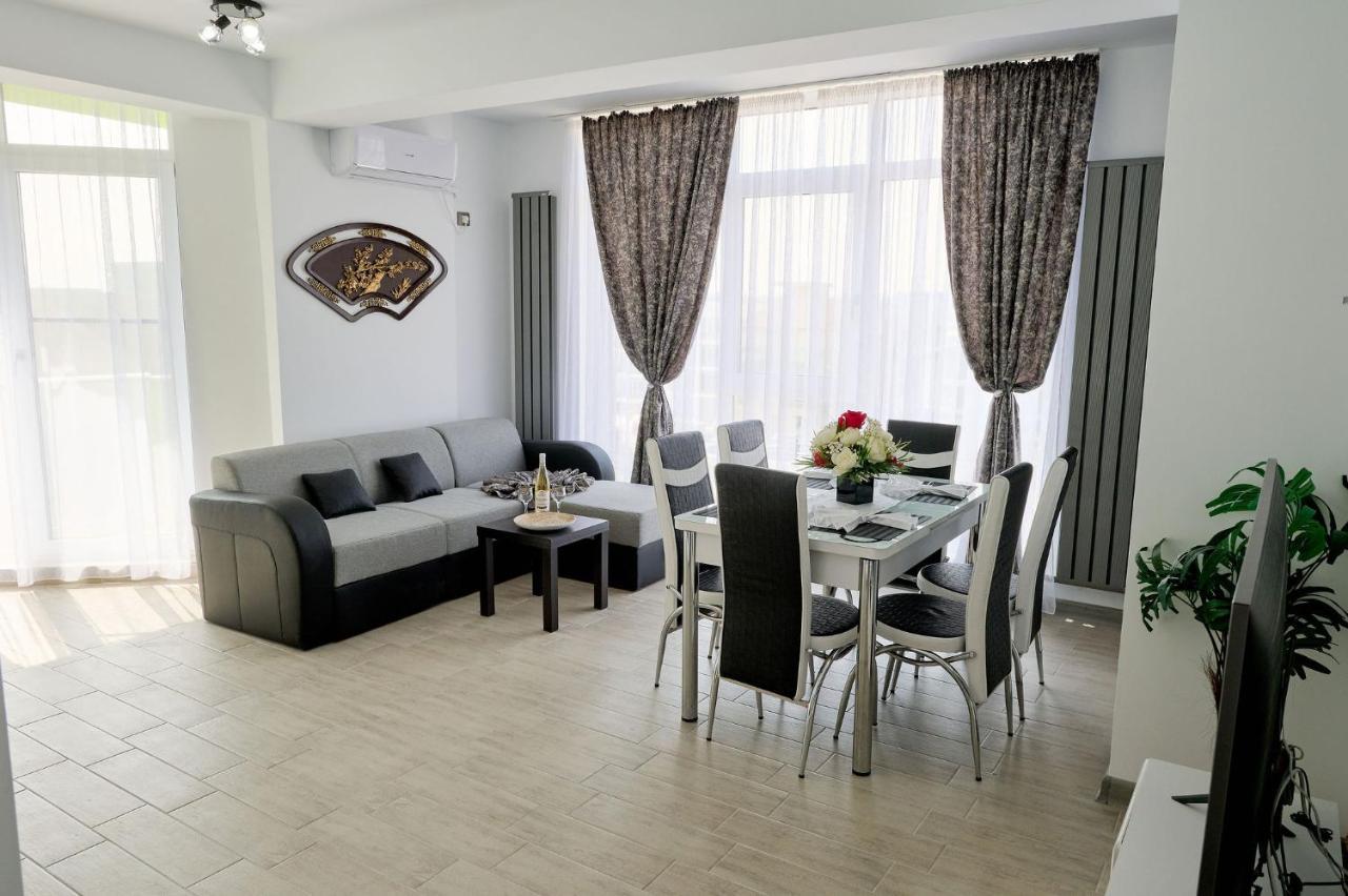 Moon Sea View Apartment - Spa N Pools Resort Мамая Екстериор снимка