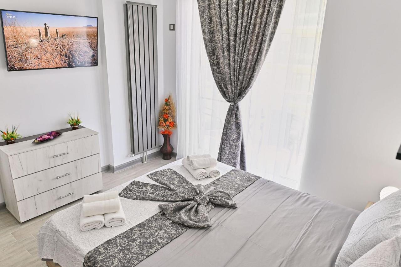 Moon Sea View Apartment - Spa N Pools Resort Мамая Екстериор снимка