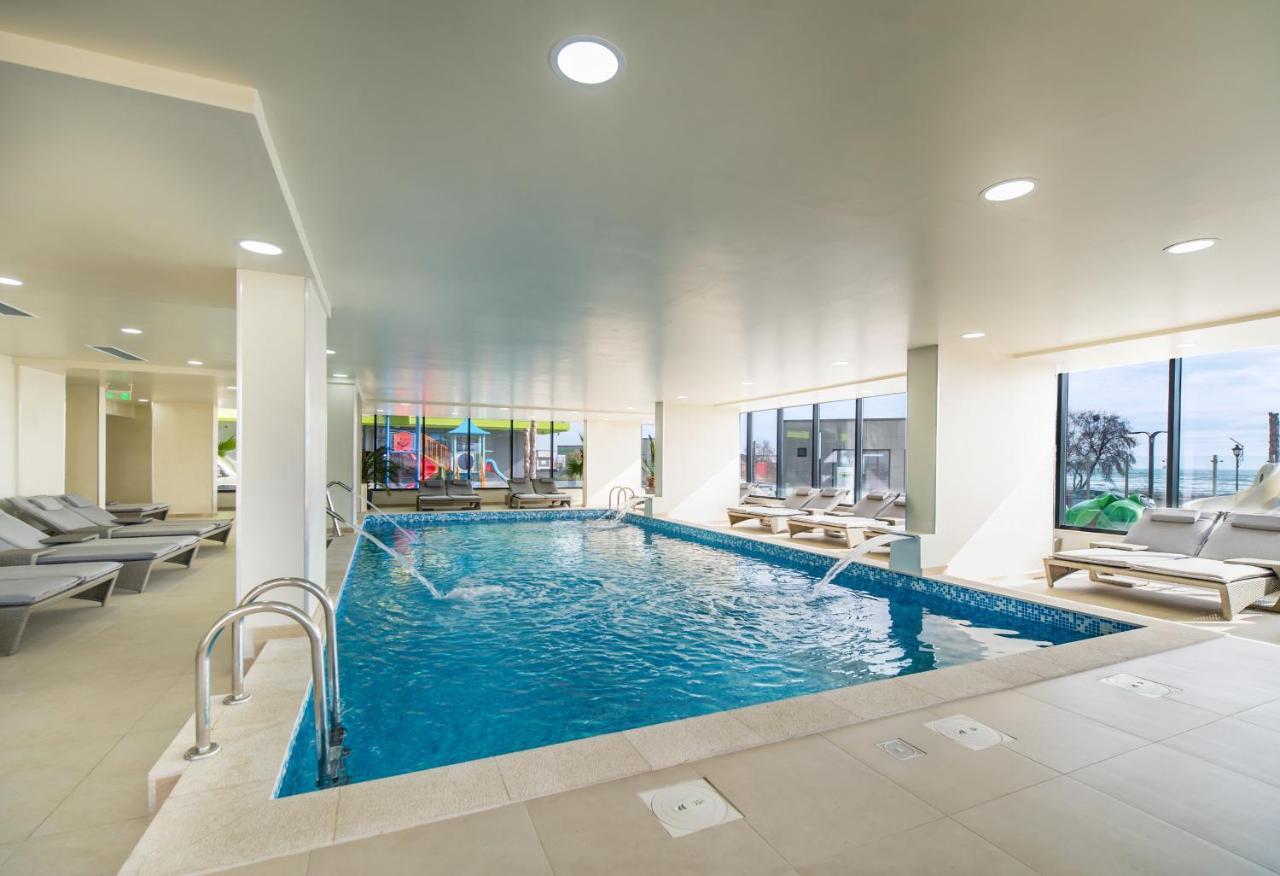 Moon Sea View Apartment - Spa N Pools Resort Мамая Екстериор снимка