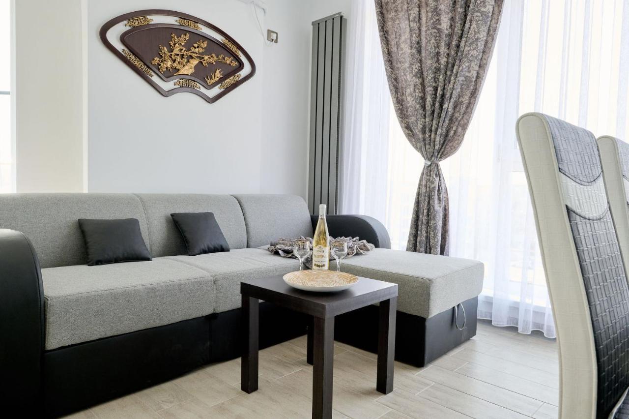 Moon Sea View Apartment - Spa N Pools Resort Мамая Екстериор снимка