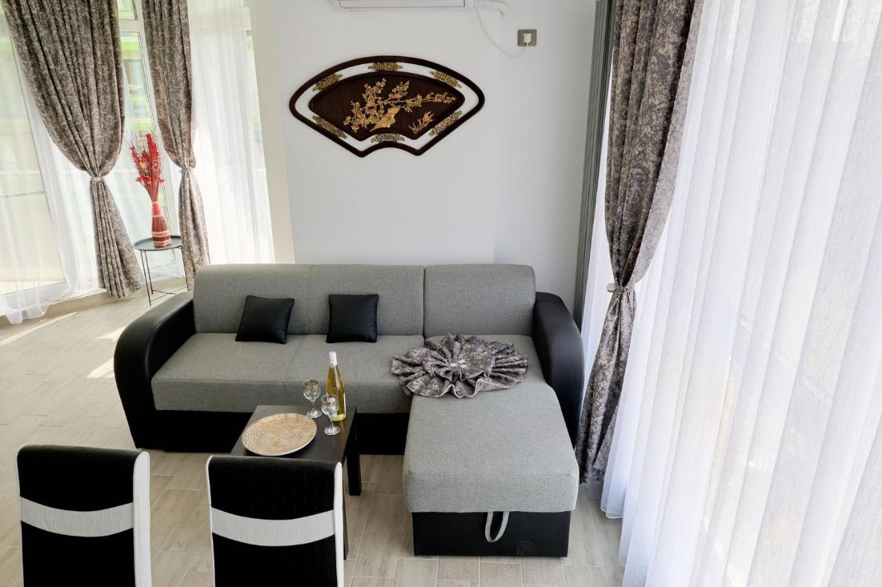 Moon Sea View Apartment - Spa N Pools Resort Мамая Екстериор снимка